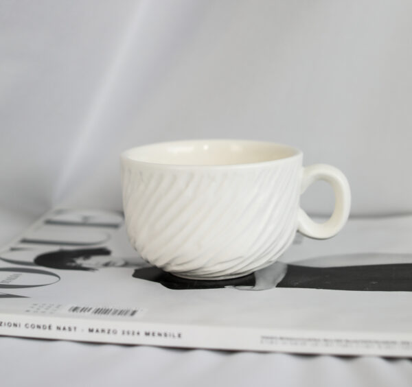 Ceasca Flat White sculptata line