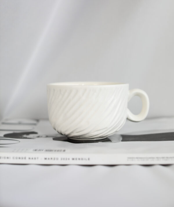 Ceasca Flat White sculptata line